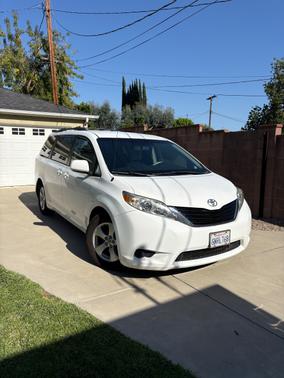 2011 Toyota Sienna LE