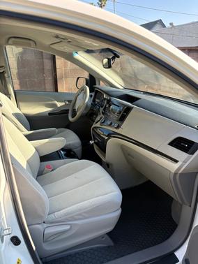 2011 Toyota Sienna LE