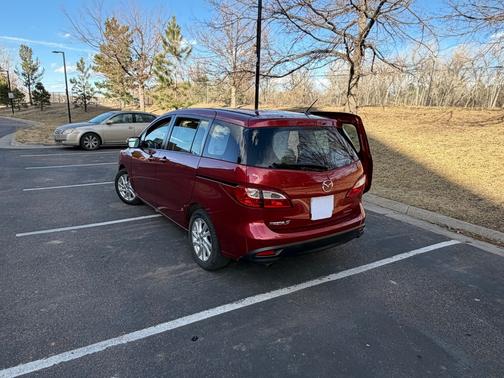 2014 Mazda Mazda5 Sport