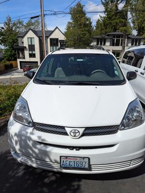 2004 Toyota Sienna LE