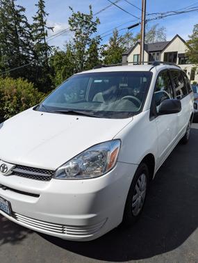 2004 Toyota Sienna LE