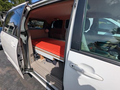 2004 Toyota Sienna LE