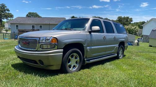 Gold 2001 GMC Yukon XL K1500