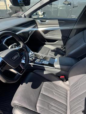 Black 2022 Audi RS 6 Avant 4.0T