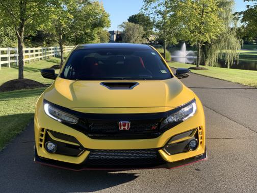 Photo 2 of 14 of 2021 Honda Civic Type R Limited Edition
