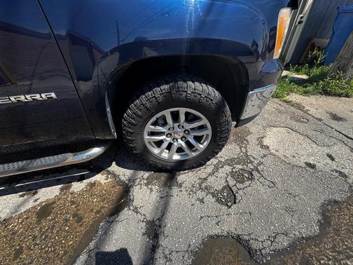Blue 2011 GMC Sierra 1500 SLE