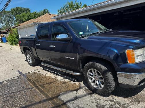Blue 2011 GMC Sierra 1500 SLE