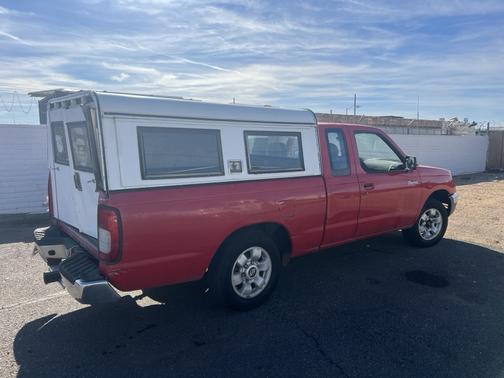 1998 Nissan Frontier SE King Cab