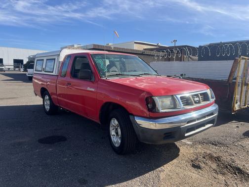 1998 Nissan Frontier SE King Cab
