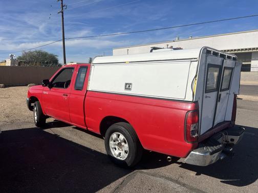 1998 Nissan Frontier SE King Cab