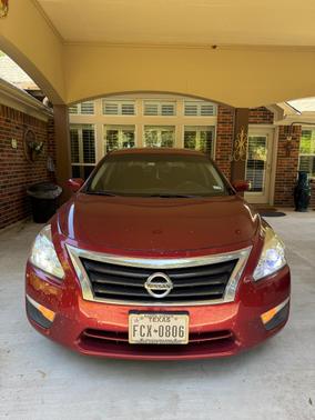 Red 2015 Nissan Altima 2.5 S