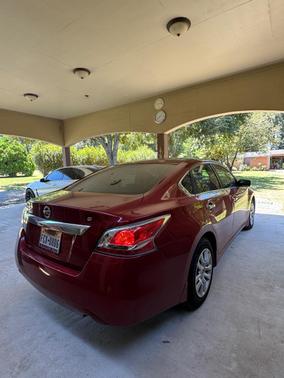 Red 2015 Nissan Altima 2.5 S
