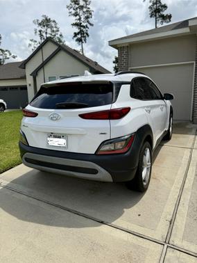 2022 Hyundai KONA SEL