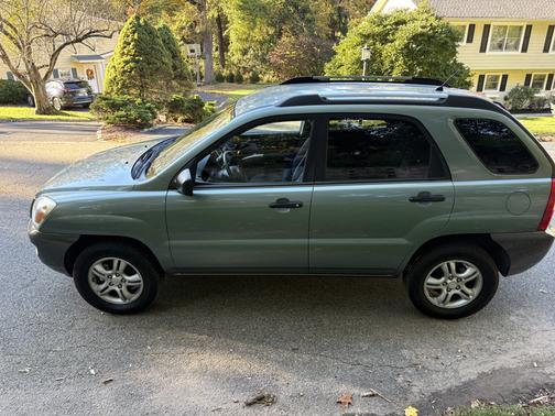 Green 2008 Kia Sportage LX