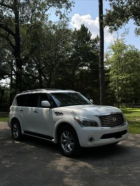 White 2014 INFINITI QX80 Base