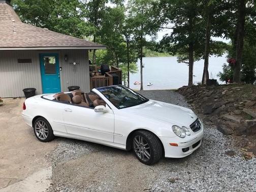 White 2009 Mercedes-Benz CLK-Class CLK 350