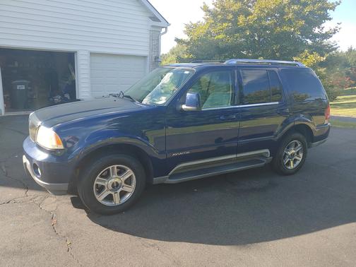 Photo 1 of 12 of 2005 Lincoln Aviator Luxury