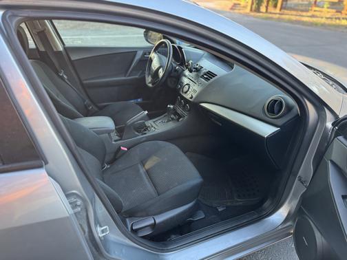 2013 Mazda Mazda3 i Touring