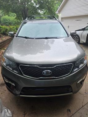 Gray 2013 Kia Sorento SX