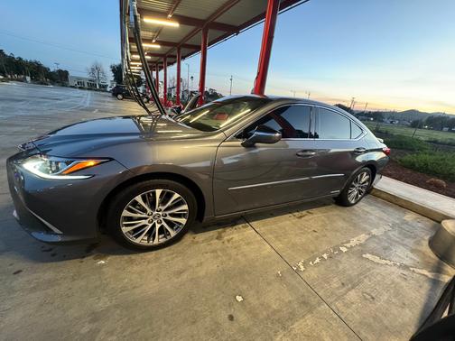 2020 Lexus ES 300h Base