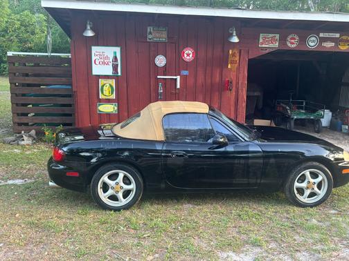 Black 1999 Mazda MX-5 Miata Base