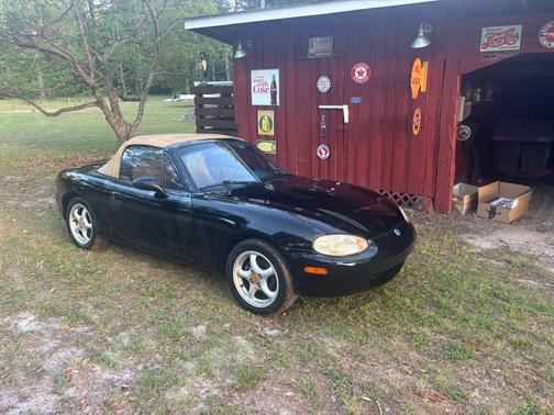 Black 1999 Mazda MX-5 Miata Base