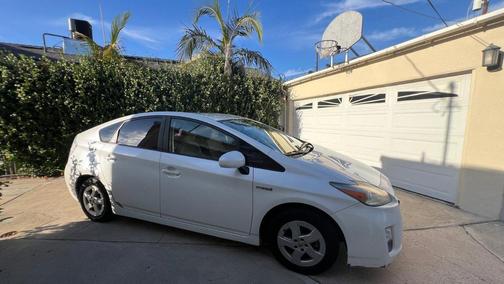 White 2010 Toyota Prius III