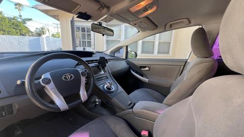White 2010 Toyota Prius III