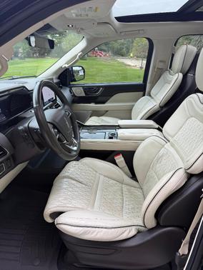 Black 2021 Lincoln Navigator Black Label