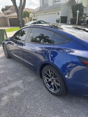 Blue 2021 Tesla Model 3 Long Range