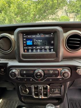Silver 2018 Jeep Wrangler Unlimited Sport S