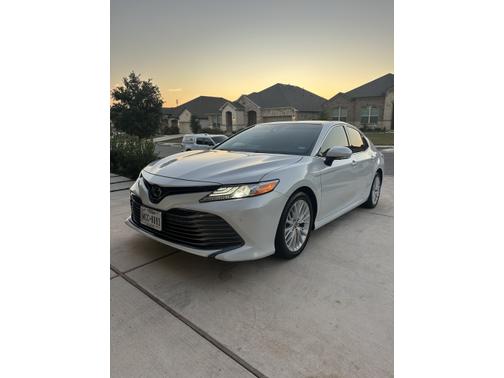2020 Toyota Camry XLE V6