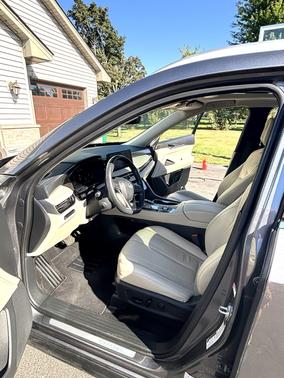 Silver 2023 INFINITI QX60 LUXE