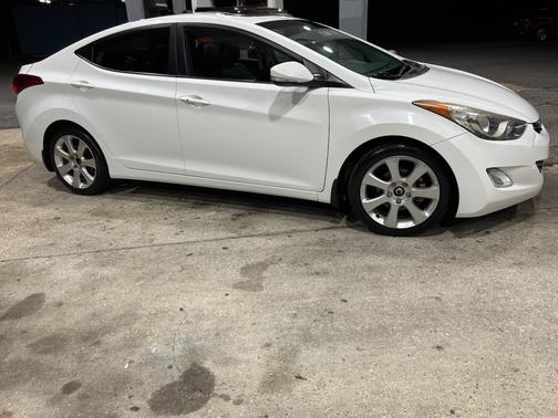 White 2013 Hyundai ELANTRA Limited