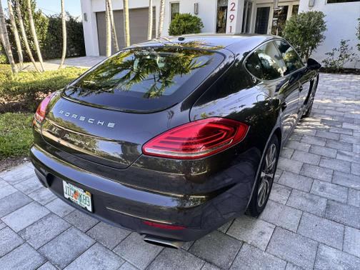 2015 Porsche Panamera 2