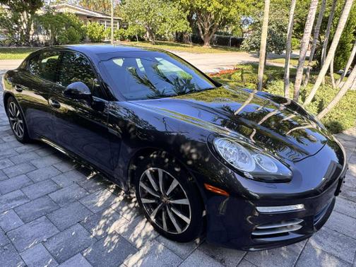 2015 Porsche Panamera 2