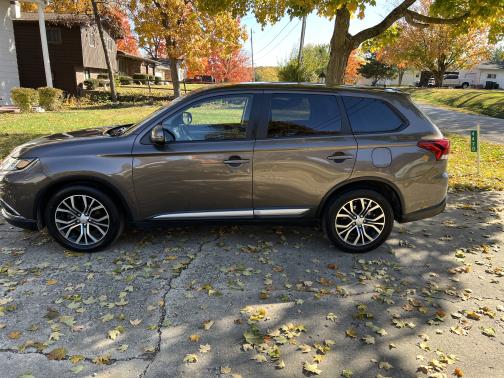 2016 Mitsubishi Outlander SE