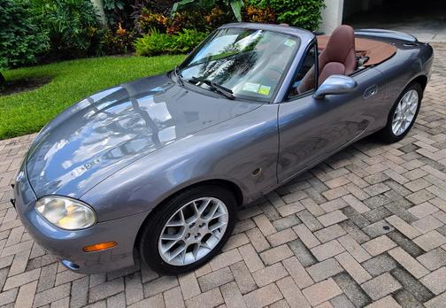 2002 Mazda MX-5 Miata SE