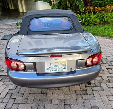 2002 Mazda MX-5 Miata SE