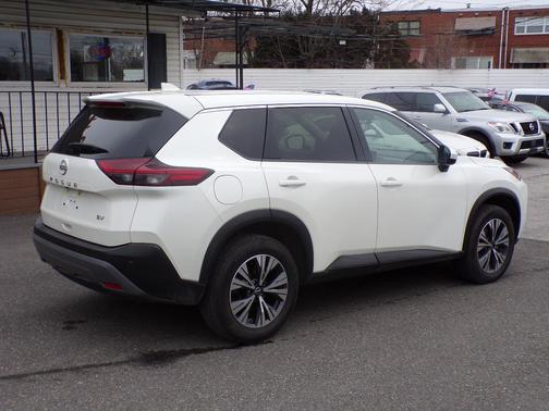 White 2023 Nissan Rogue SL