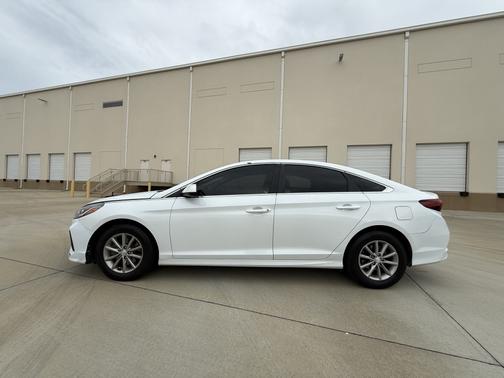 2019 Hyundai SONATA SE