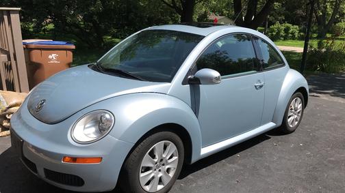 Blue 2009 Volkswagen New Beetle S