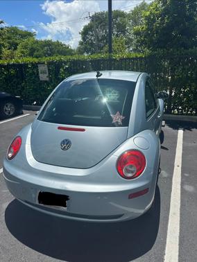 Blue 2009 Volkswagen New Beetle S