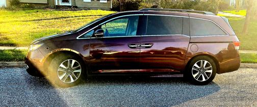 Red 2015 Honda Odyssey Touring