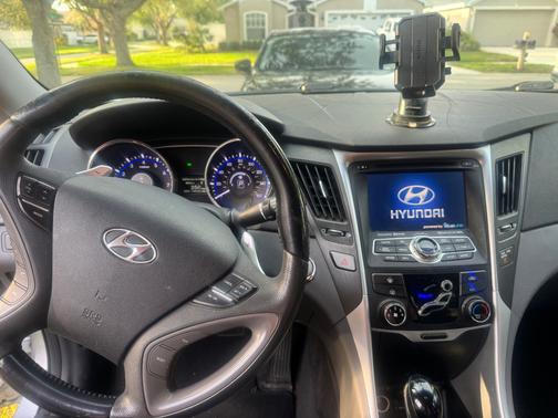 Silver 2013 Hyundai SONATA SE