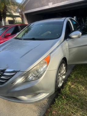 Silver 2013 Hyundai SONATA SE
