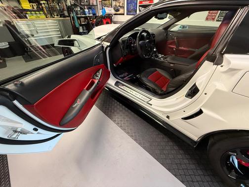 White 2013 Chevrolet Corvette Grand Sport