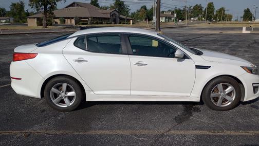 White 2015 Kia Optima LX