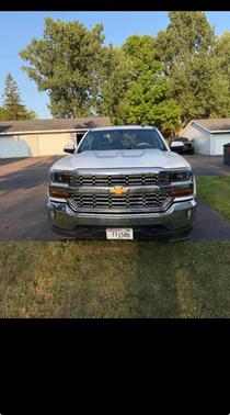 White 2018 Chevrolet Silverado 1500 1LT