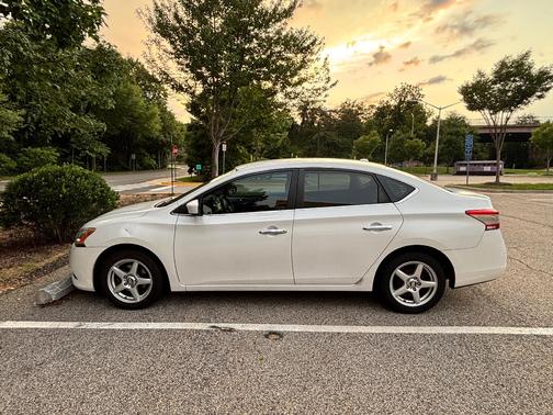 White 2013 Nissan Sentra SV